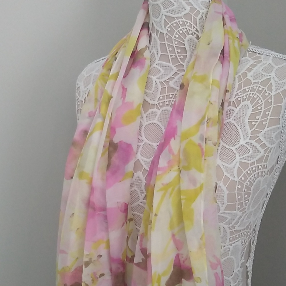 Lightweight scarf